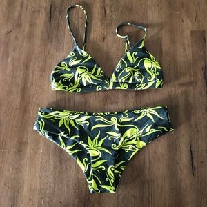 NWOT MIKOH Set